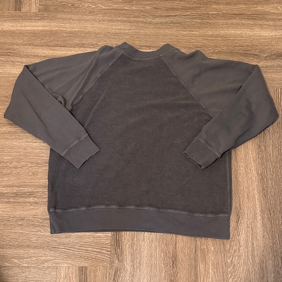 Willbo Pullover Sweatshirt - Picture 2 of 5